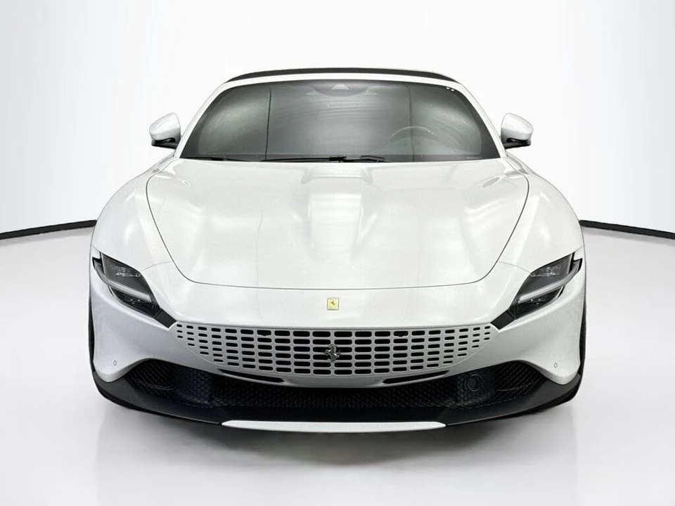 2025 Ferrari Roma Spider - Image 10 of 31