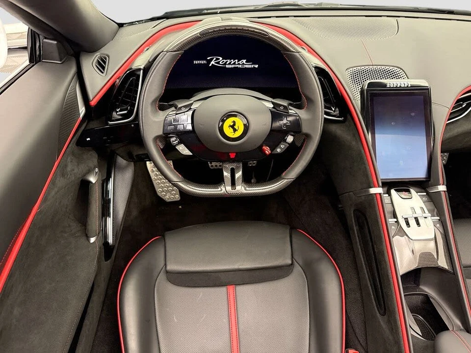 2025 Ferrari Roma Spider - Image 18 of 31