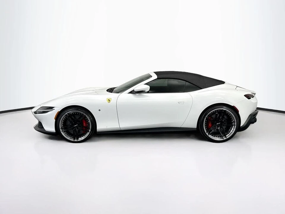 2025 Ferrari Roma Spider - Image 16 of 31