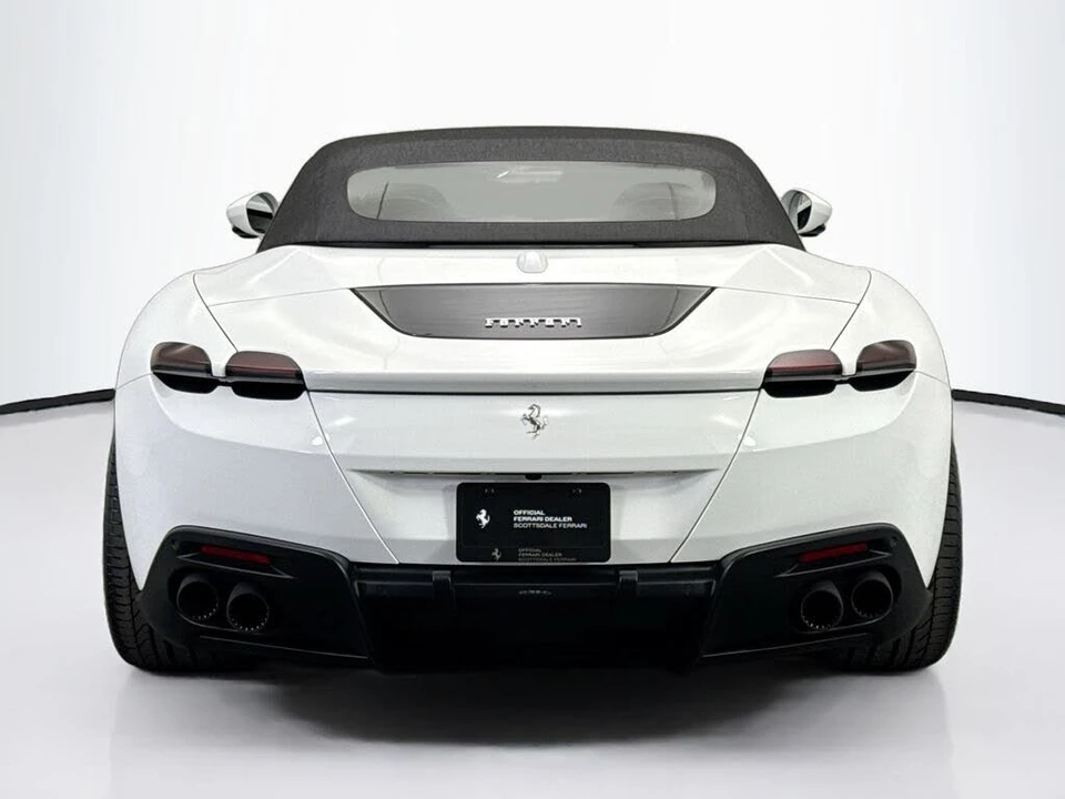 2025 Ferrari Roma Spider - Image 14 of 31