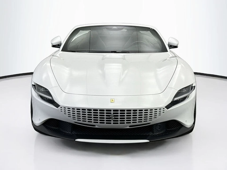 2025 Ferrari Roma Spider - Image 2 of 31