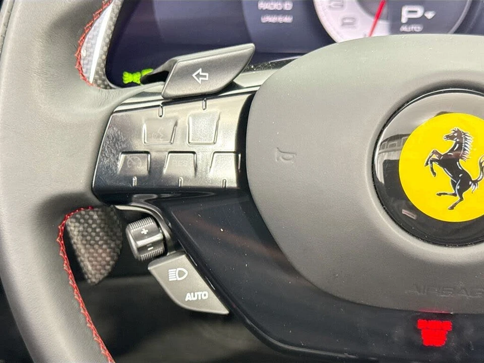2025 Ferrari Roma Spider - Image 19 of 31