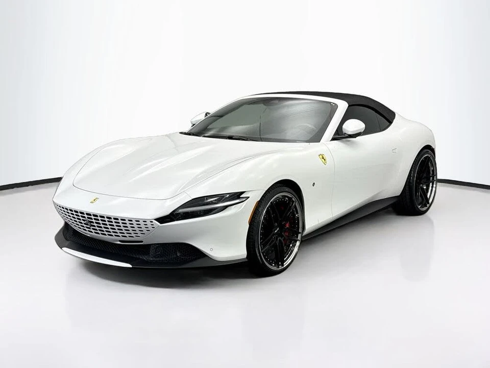 2025 Ferrari Roma Spider - Image 9 of 31
