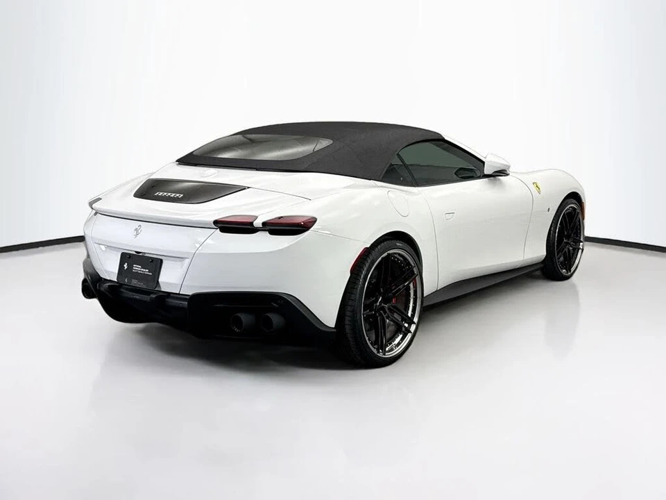 2025 Ferrari Roma Spider - Image 13 of 31