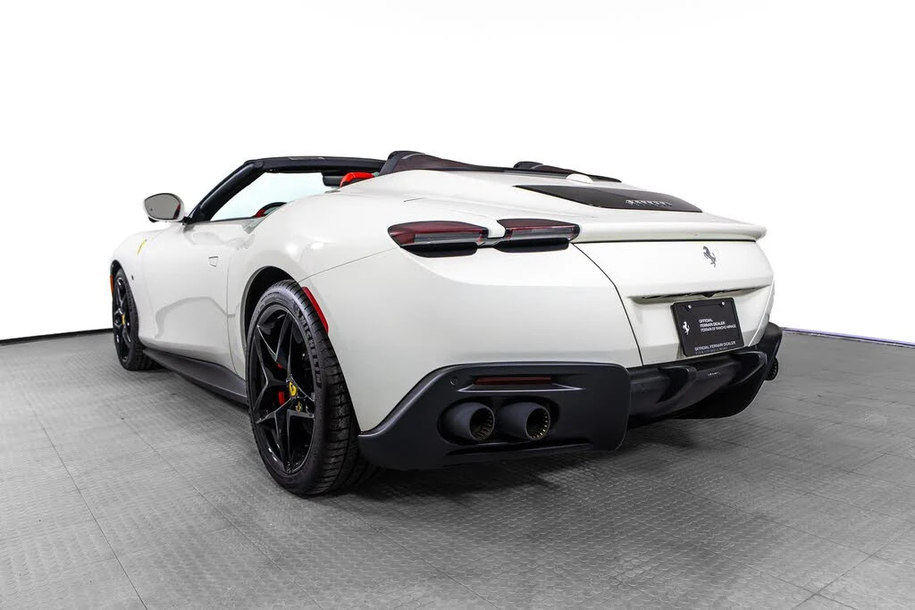 2025 Ferrari Roma Spider - Image 3 of 31