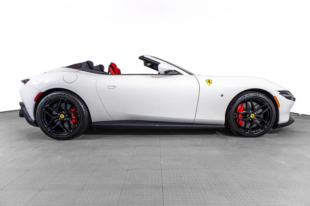 2025 Ferrari Roma Spider - Image 6 of 31