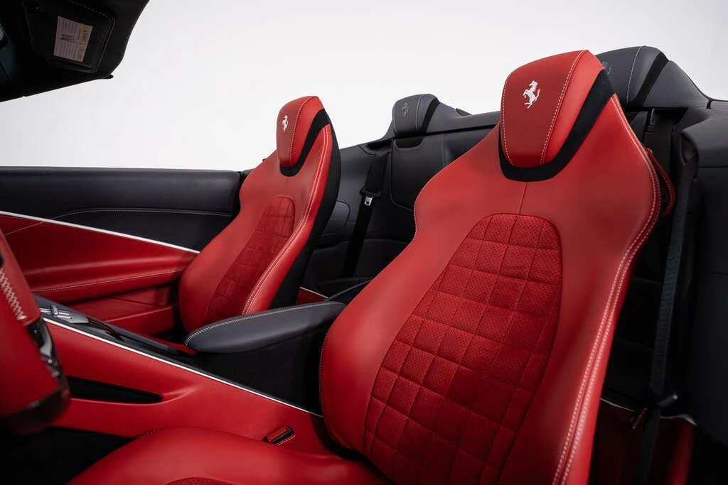 2025 Ferrari Roma Spider - Image 26 of 31