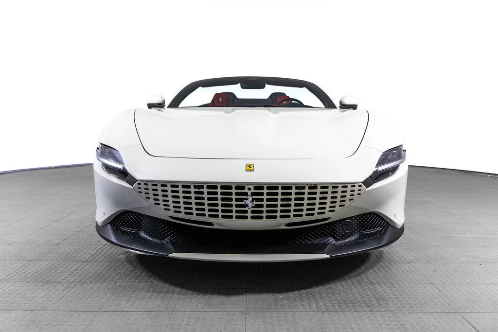 2025 Ferrari Roma Spider - Image 8 of 31