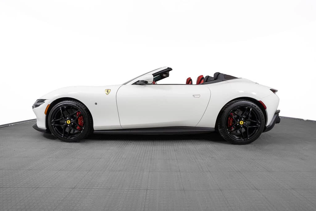 2025 Ferrari Roma Spider - Image 2 of 31