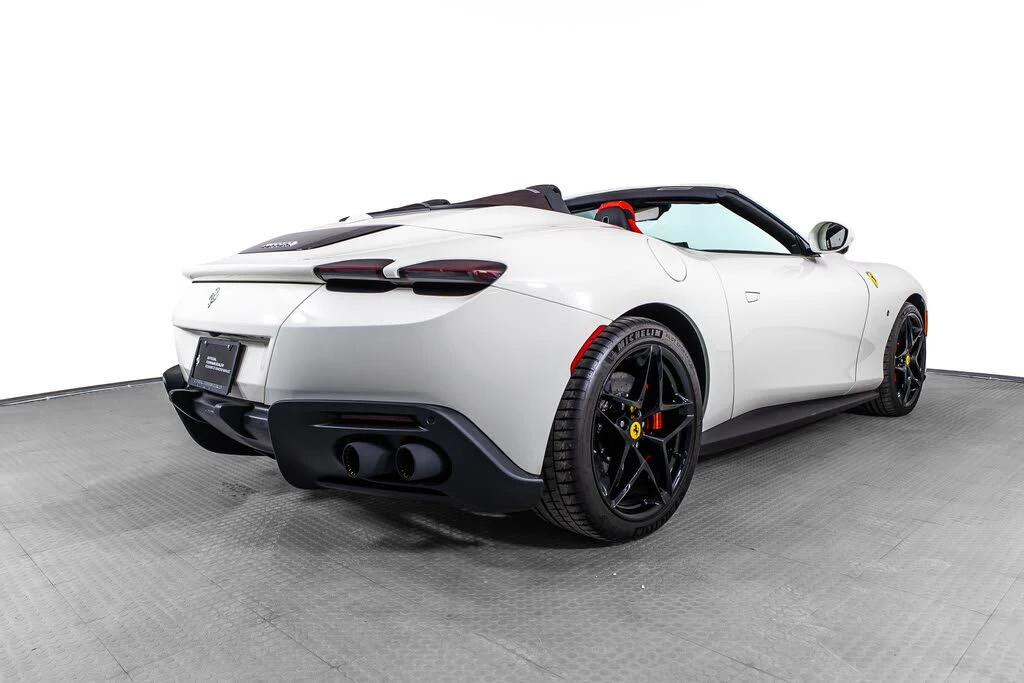 2025 Ferrari Roma Spider - Image 5 of 31