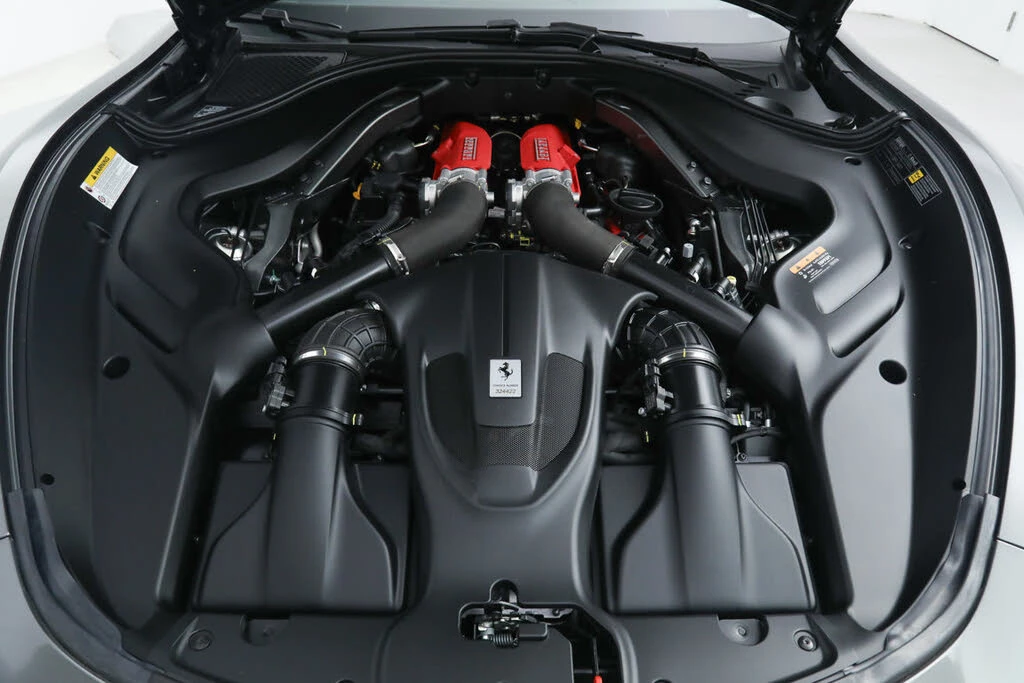 2025 Ferrari Roma Spider - Image 23 of 31