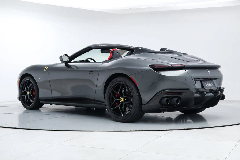 2025 Ferrari Roma Spider - Image 7 of 31