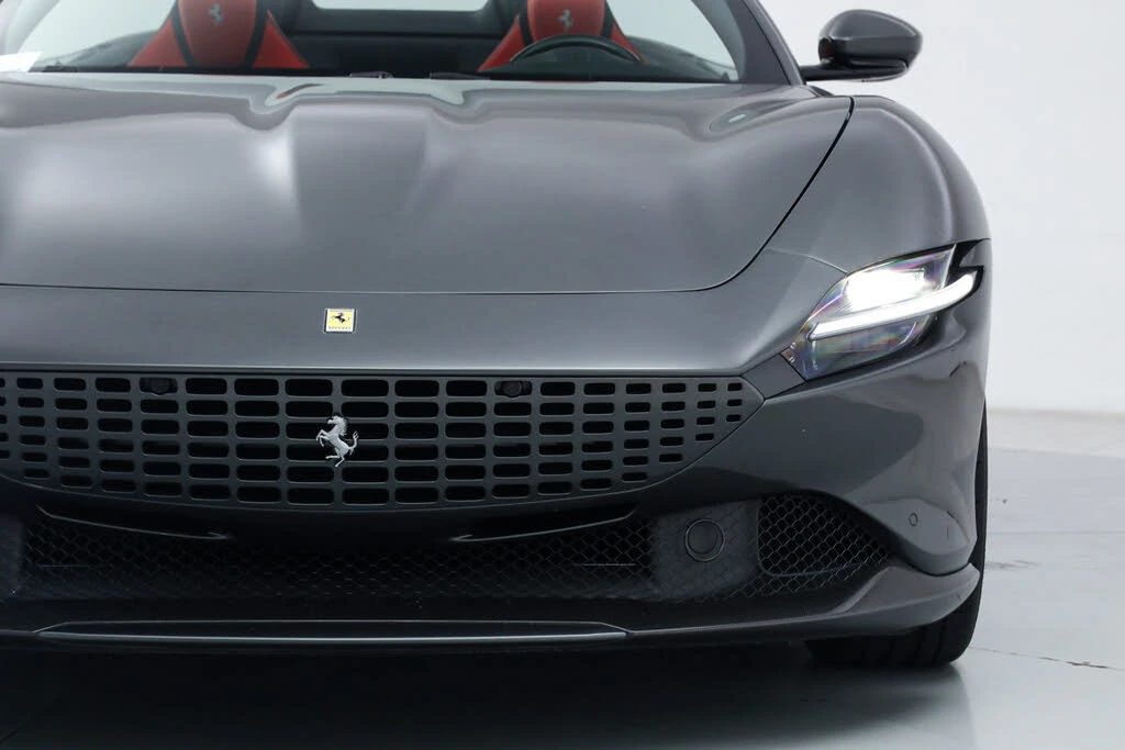 2025 Ferrari Roma Spider - Image 14 of 31