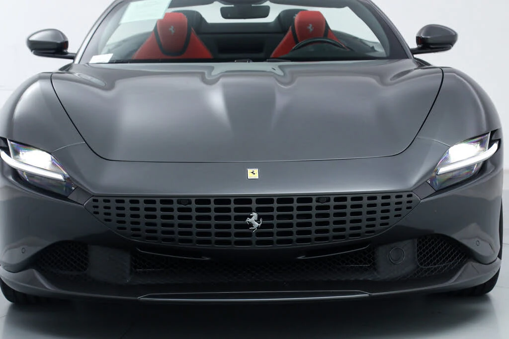 2025 Ferrari Roma Spider - Image 13 of 31