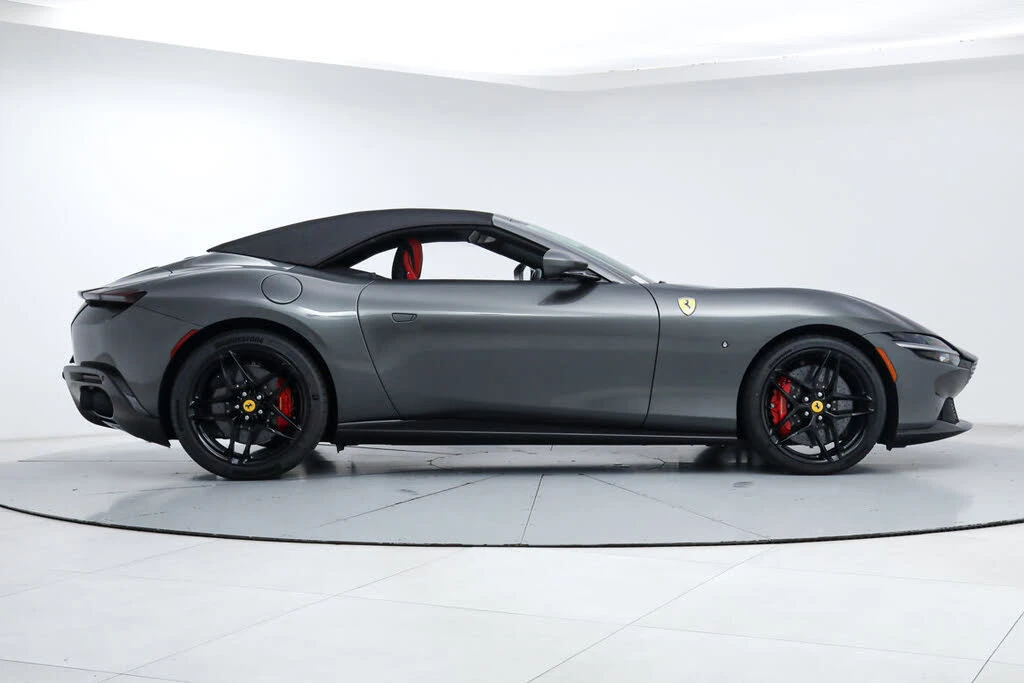 2025 Ferrari Roma Spider - Image 10 of 31