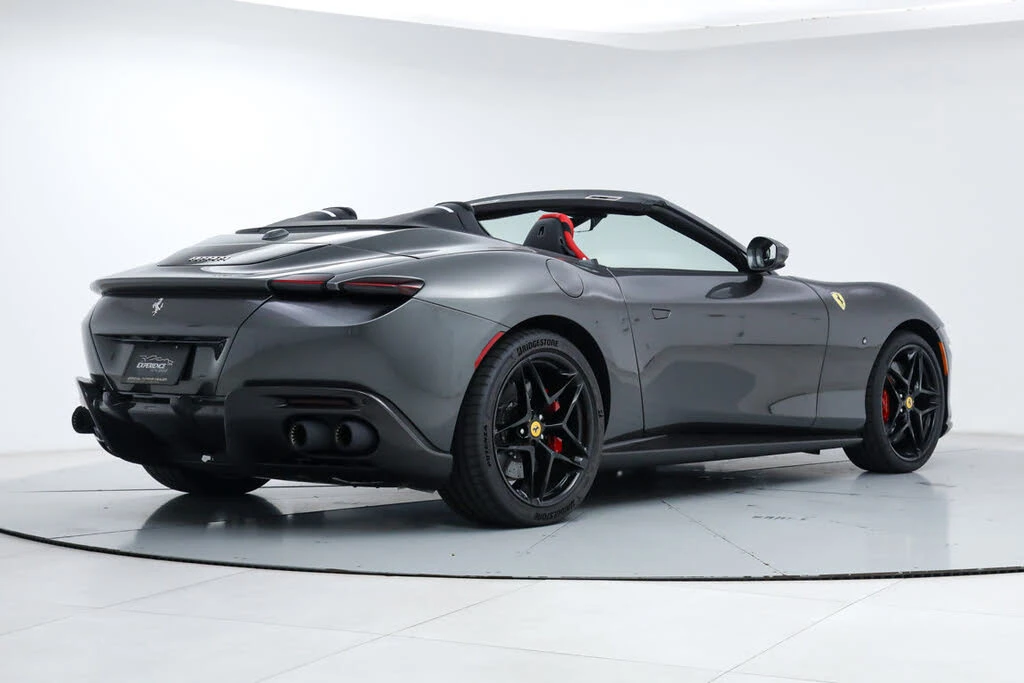2025 Ferrari Roma Spider - Image 3 of 31