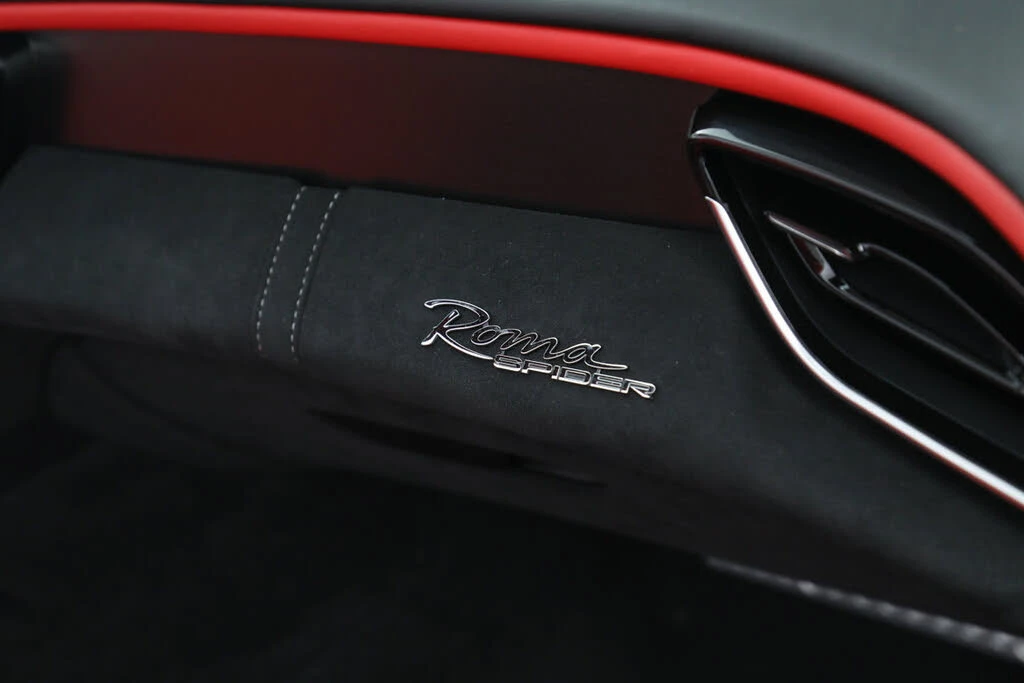 2025 Ferrari Roma Spider - Image 30 of 31