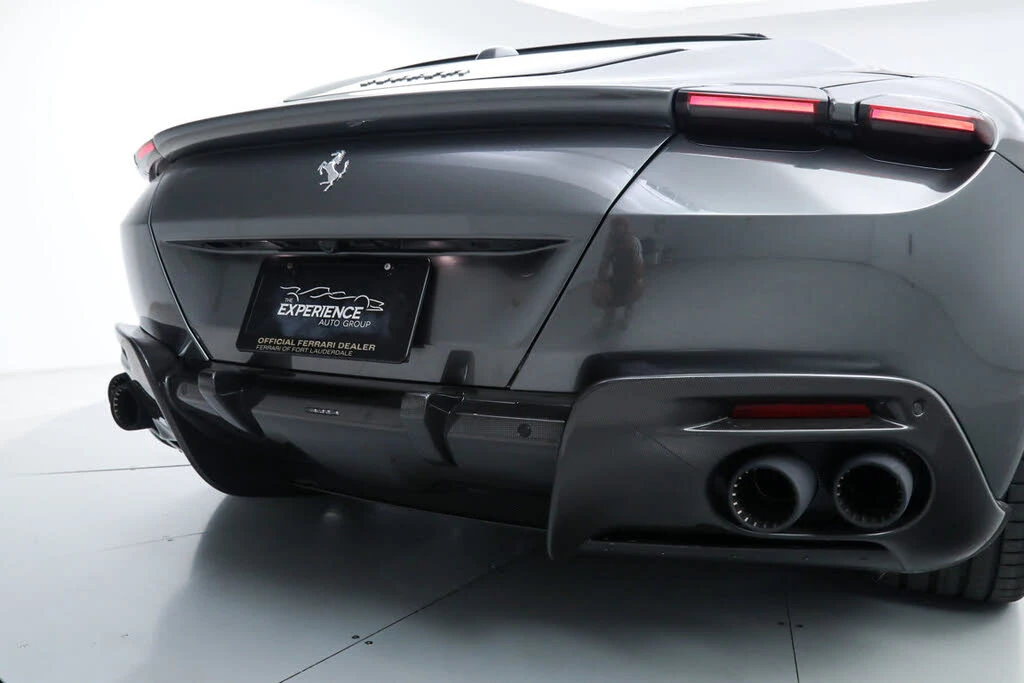 2025 Ferrari Roma Spider - Image 18 of 31