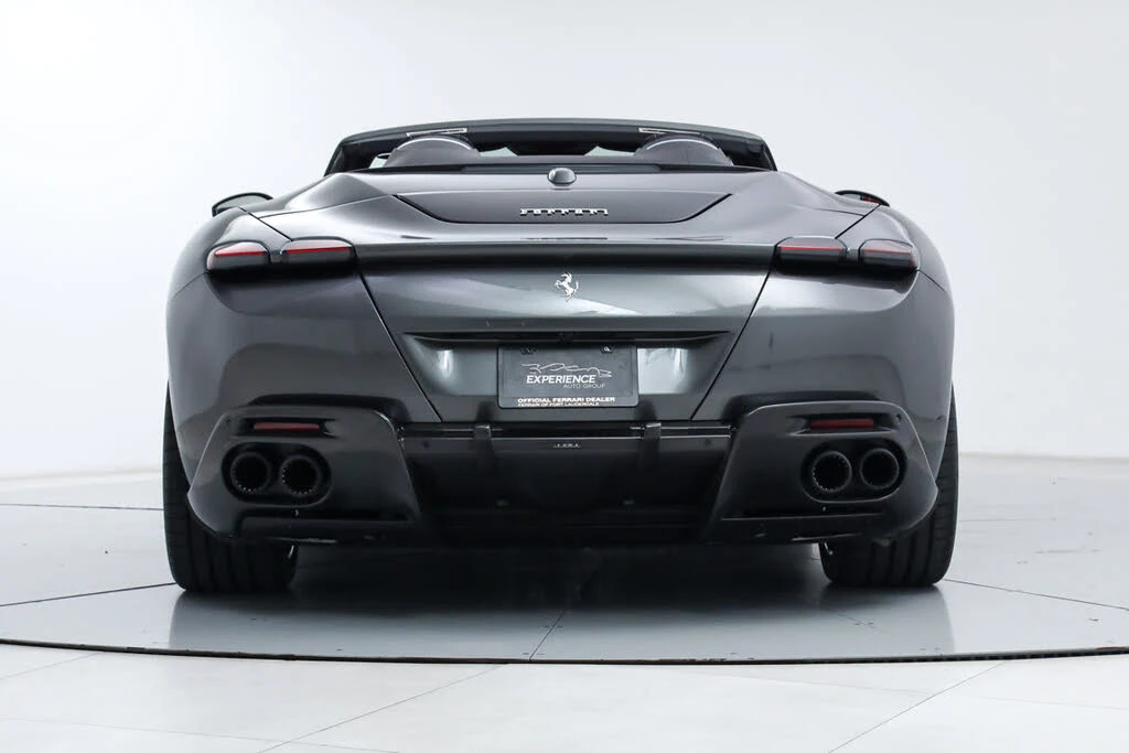 2025 Ferrari Roma Spider - Image 8 of 31