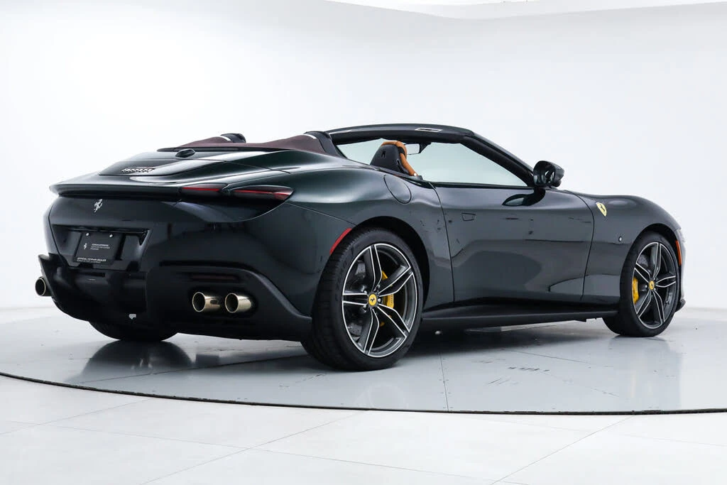 2025 Ferrari Roma Spider - Image 3 of 31