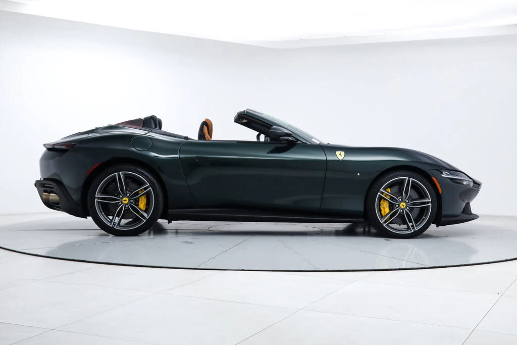 2025 Ferrari Roma Spider - Image 10 of 31
