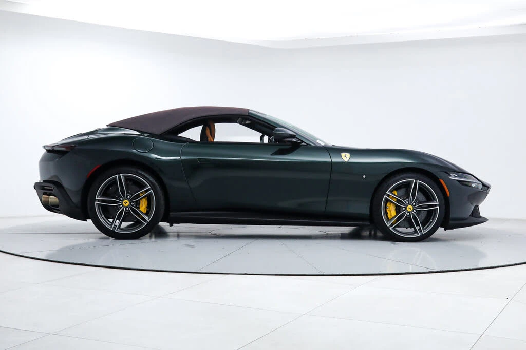 2025 Ferrari Roma Spider - Image 11 of 31