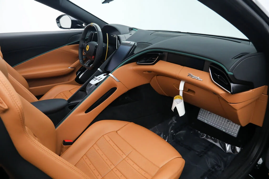 2025 Ferrari Roma Spider - Image 21 of 31