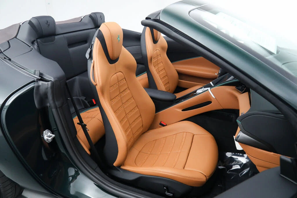 2025 Ferrari Roma Spider - Image 23 of 31