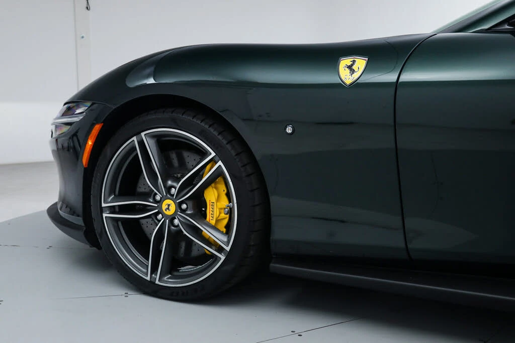 2025 Ferrari Roma Spider - Image 17 of 31