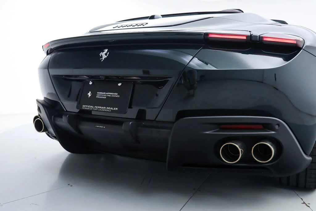 2025 Ferrari Roma Spider - Image 19 of 31
