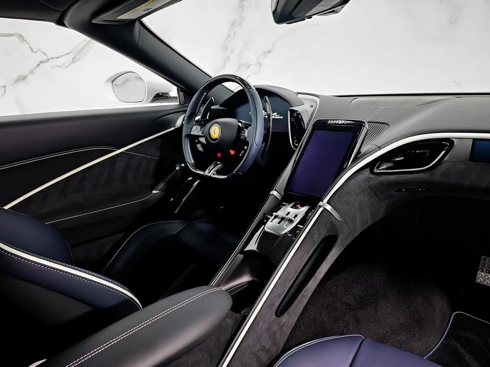 2025 Ferrari Roma Spider - Image 12 of 31