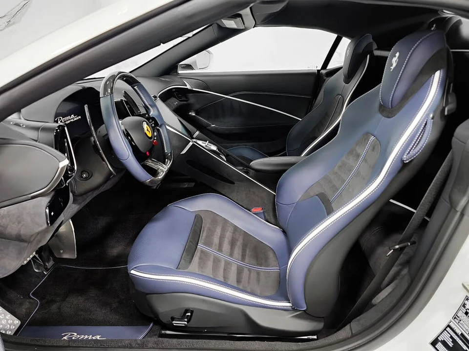 2025 Ferrari Roma Spider - Image 15 of 31