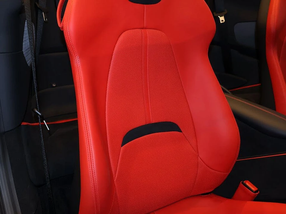 2025 Ferrari Roma Spider - Image 16 of 31