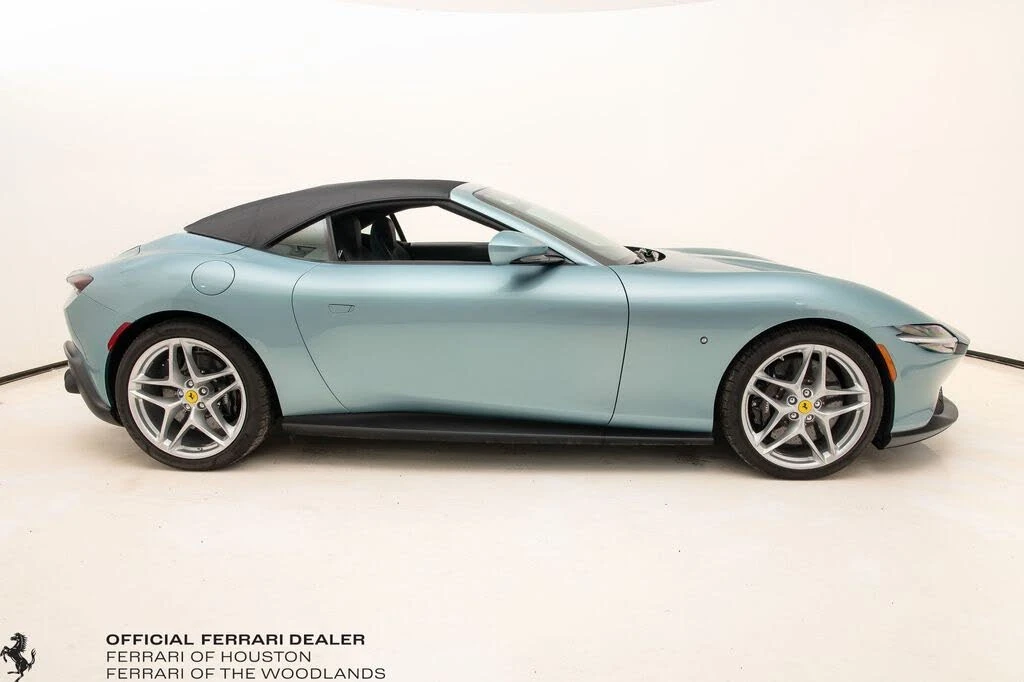 2025 Ferrari Roma Spider - Image 26 of 31
