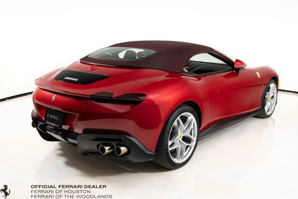 2025 Ferrari Roma Spider - Image 27 of 31