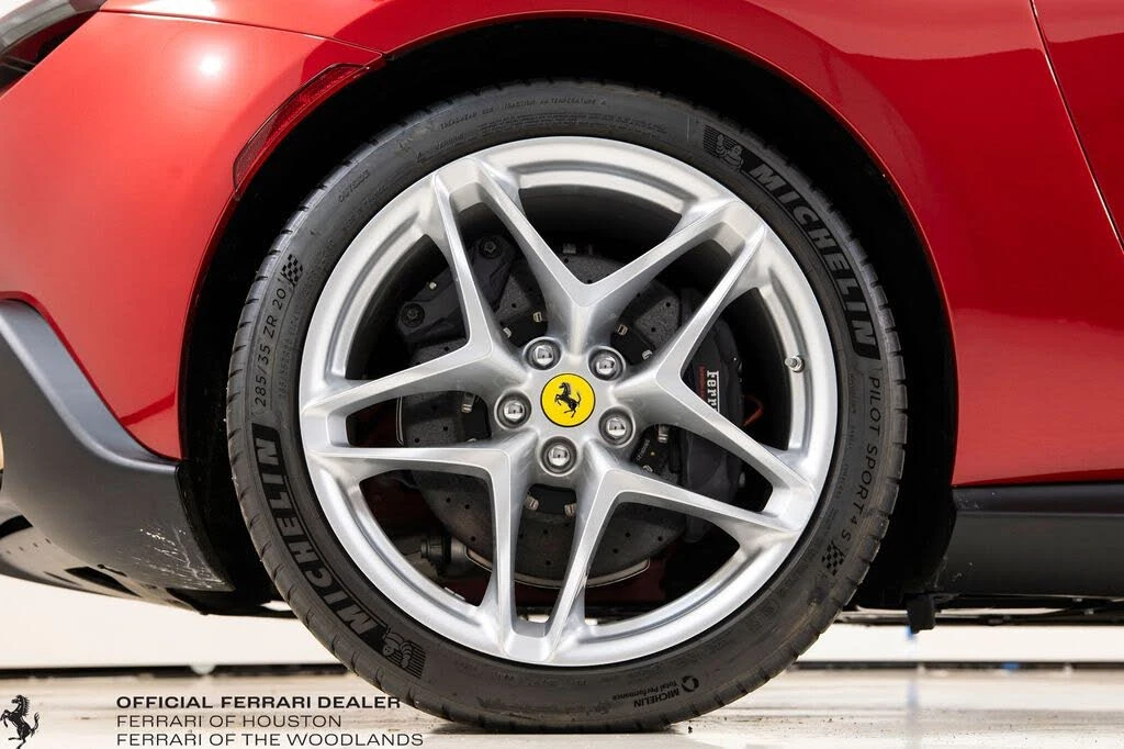 2025 Ferrari Roma Spider - Image 20 of 31