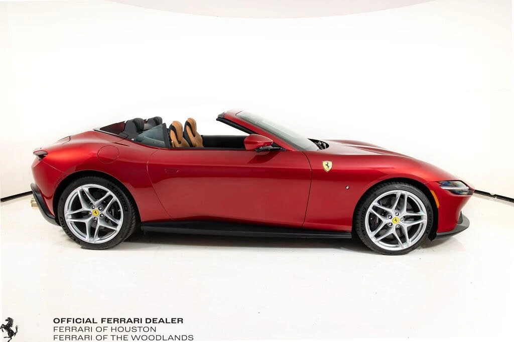 2025 Ferrari Roma Spider - Image 3 of 31