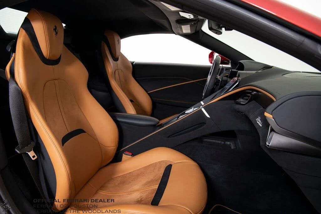 2025 Ferrari Roma Spider - Image 12 of 31