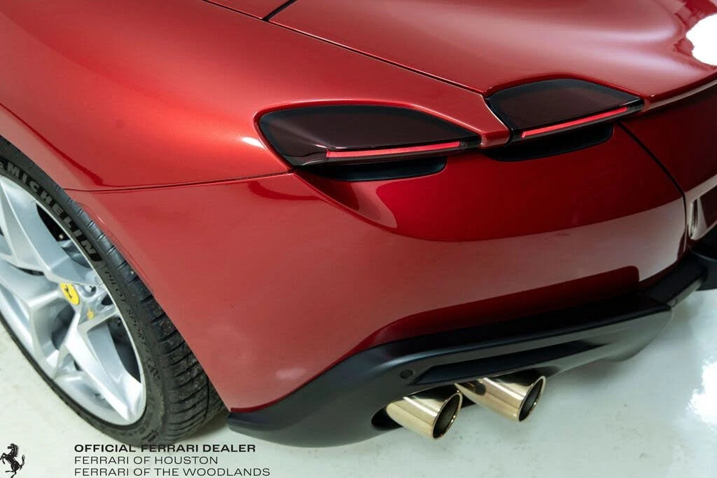 2025 Ferrari Roma Spider - Image 29 of 31