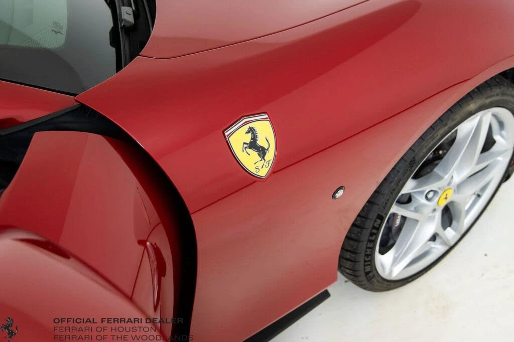 2025 Ferrari Roma Spider - Image 31 of 31