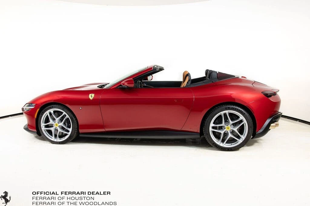 2025 Ferrari Roma Spider - Image 8 of 31