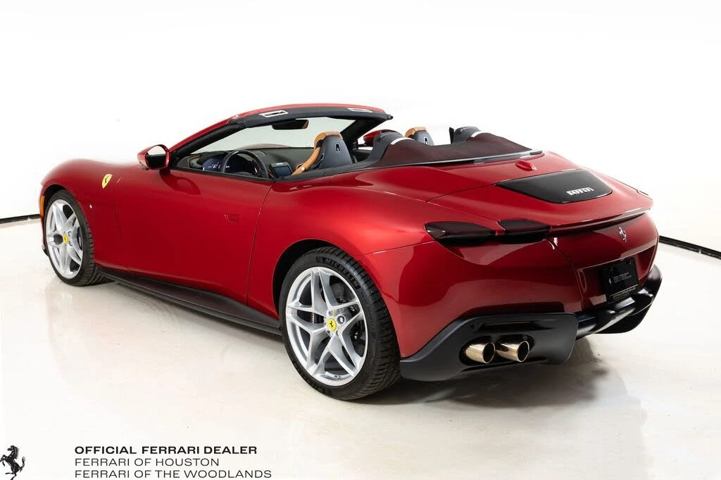 2025 Ferrari Roma Spider - Image 2 of 31