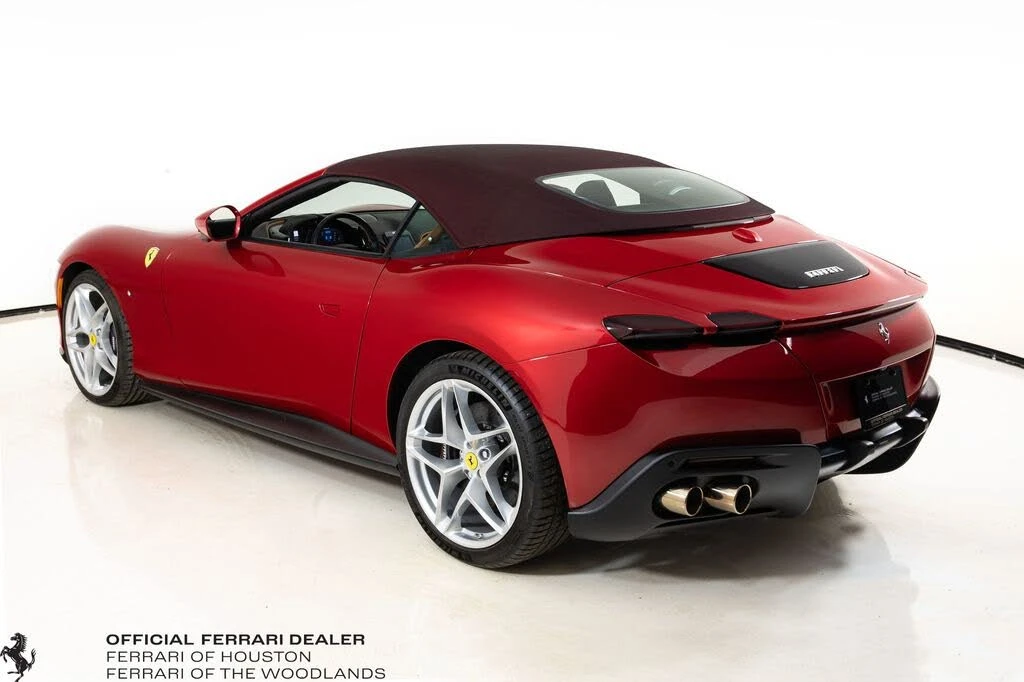 2025 Ferrari Roma Spider - Image 24 of 31
