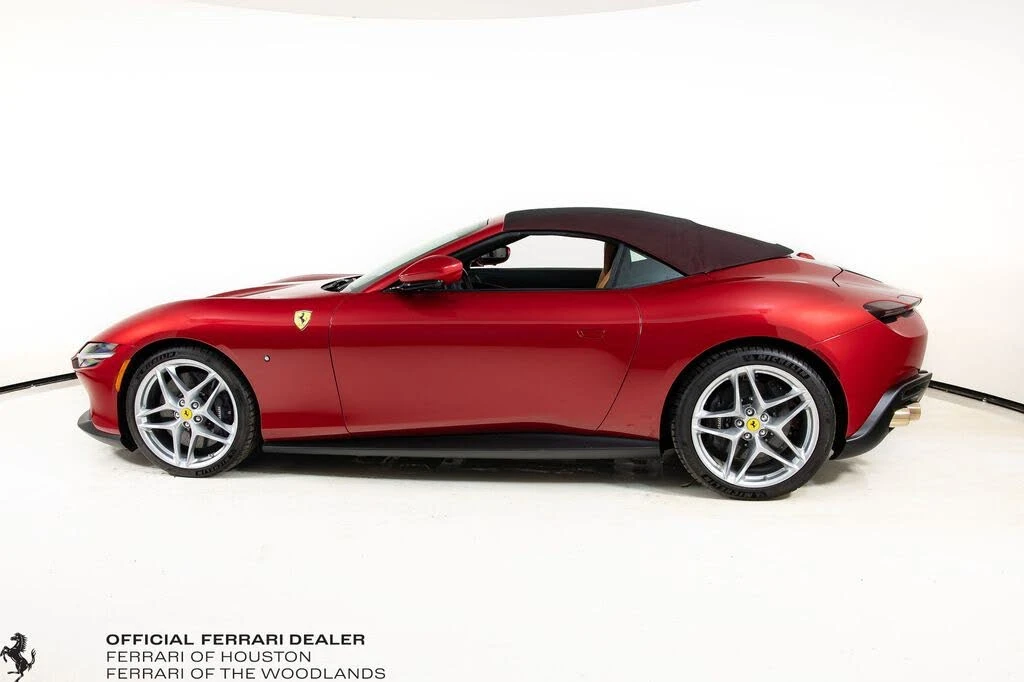 2025 Ferrari Roma Spider - Image 28 of 31