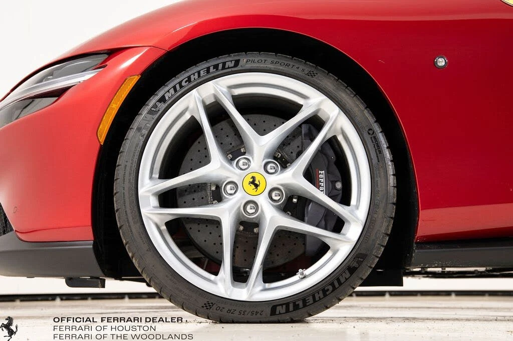 2025 Ferrari Roma Spider - Image 17 of 31