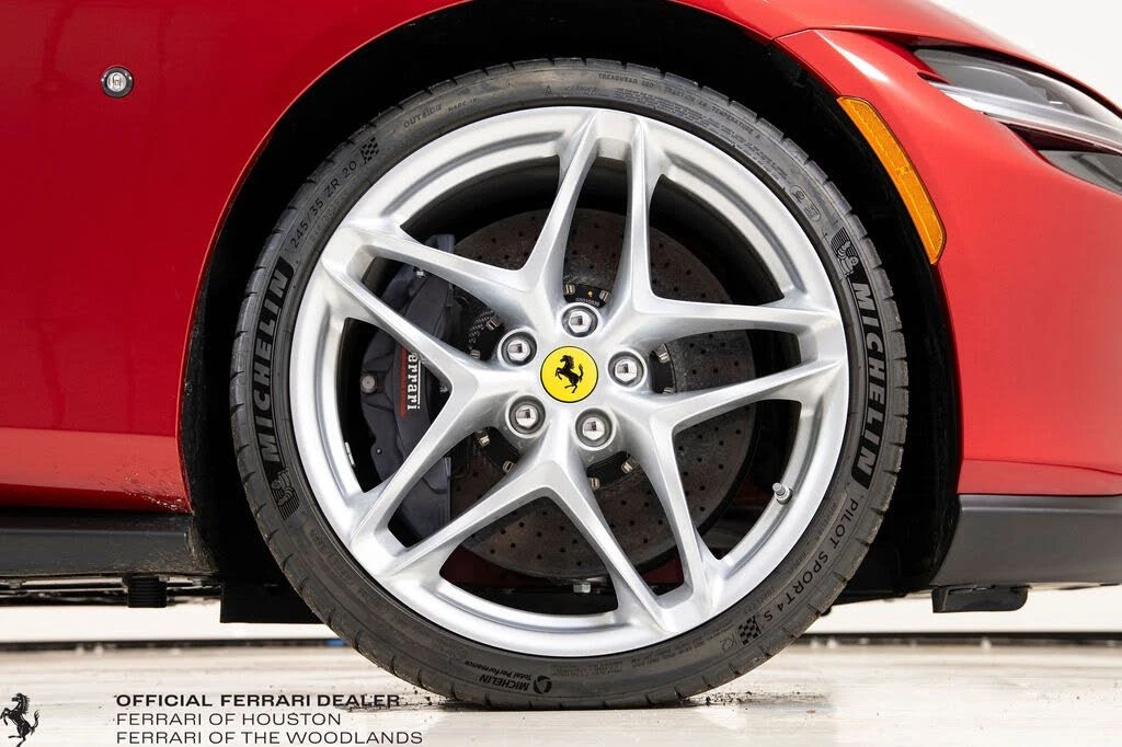 2025 Ferrari Roma Spider - Image 19 of 31