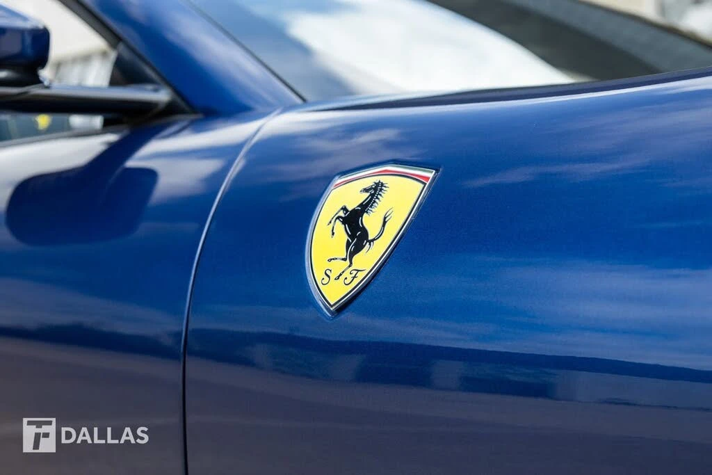 2025 Ferrari Roma Spider - Image 19 of 31