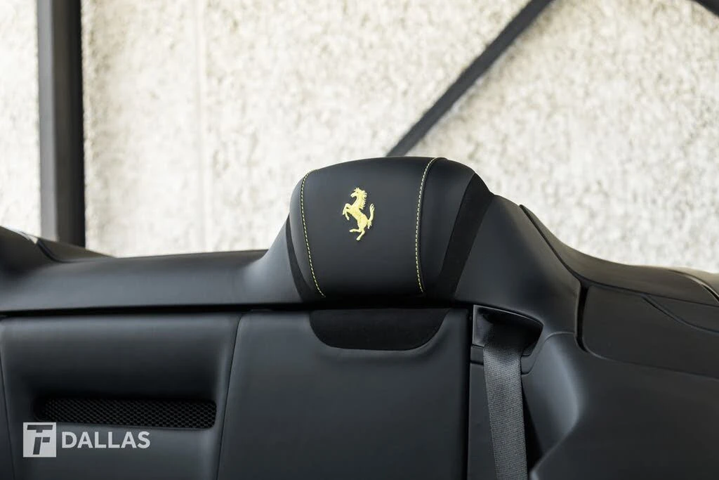 2025 Ferrari Roma Spider - Image 30 of 31