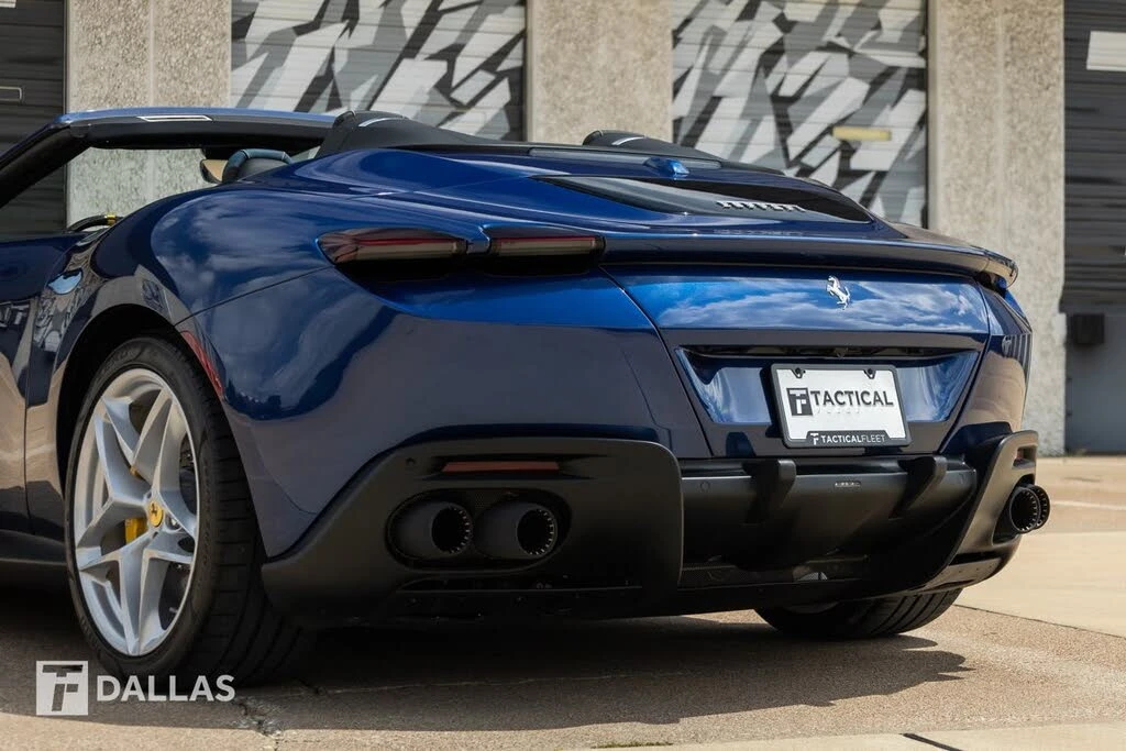 2025 Ferrari Roma Spider - Image 12 of 31