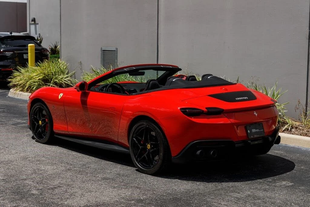 2025 Ferrari Roma Spider - Image 3 of 31